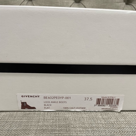Givenchy Lock Ankle Boots in black leather size 37.5 - Picture 12 of 16